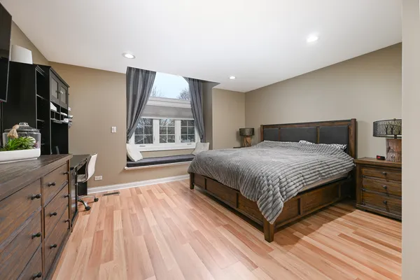 $439,000 | 136 South Lawford Court, Bloomingdale, IL 60108