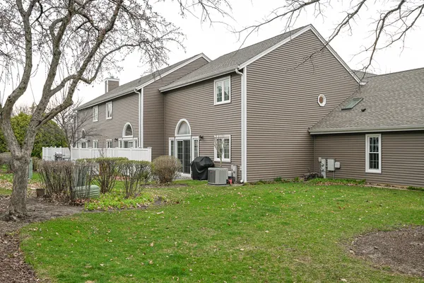 $439,000 | 136 South Lawford Court, Bloomingdale, IL 60108