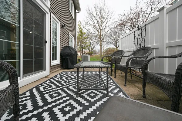 $439,000 | 136 South Lawford Court, Bloomingdale, IL 60108