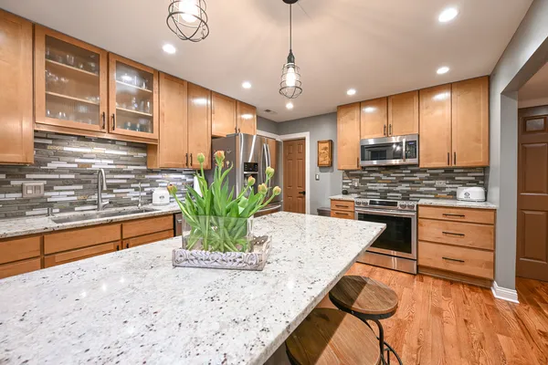 $439,000 | 136 South Lawford Court, Bloomingdale, IL 60108