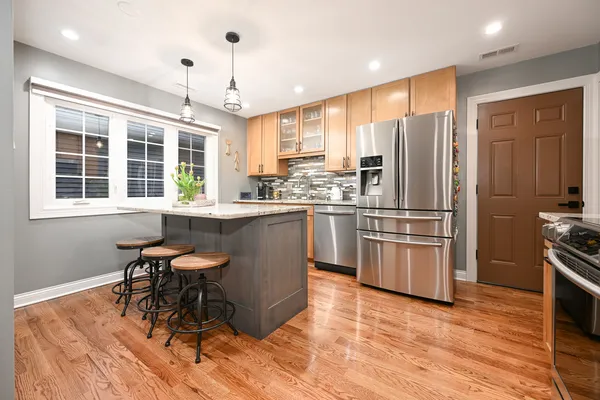 $439,000 | 136 South Lawford Court, Bloomingdale, IL 60108