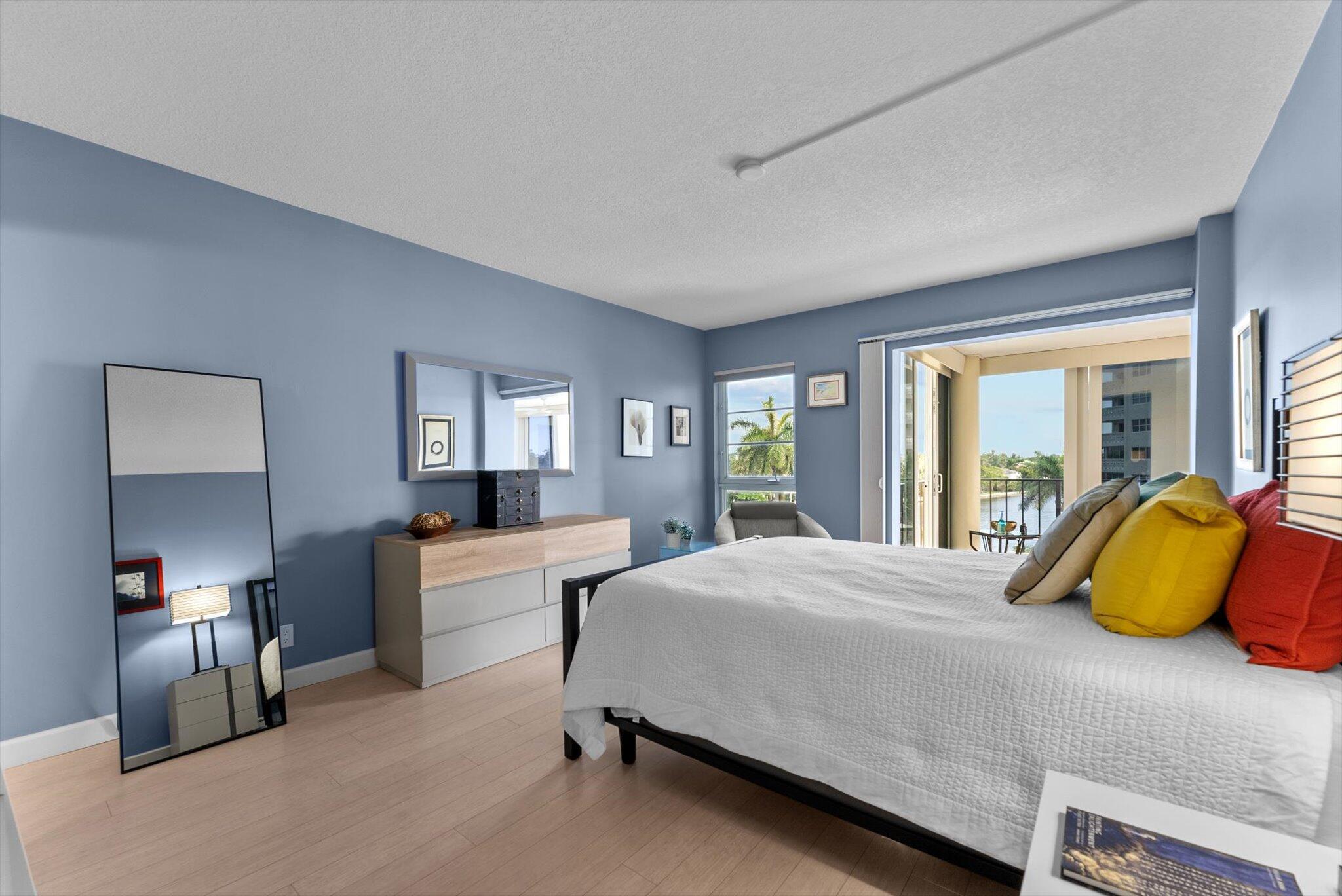 50 E Road, Unit 5B Delray Beach, FL 33483 - Photo 22 of 43 Primary Bedroom