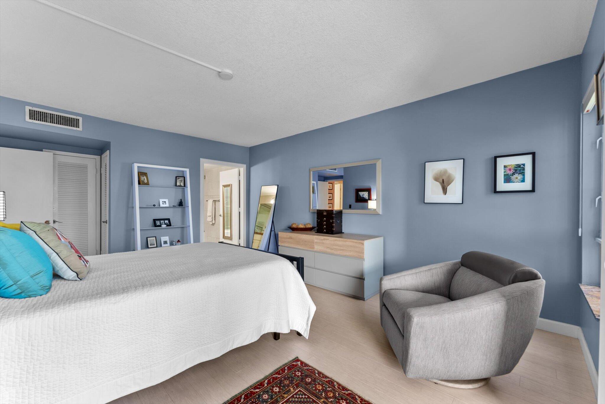 50 E Road, Unit 5B Delray Beach, FL 33483 - Photo 23 of 43 Primary Bedroom