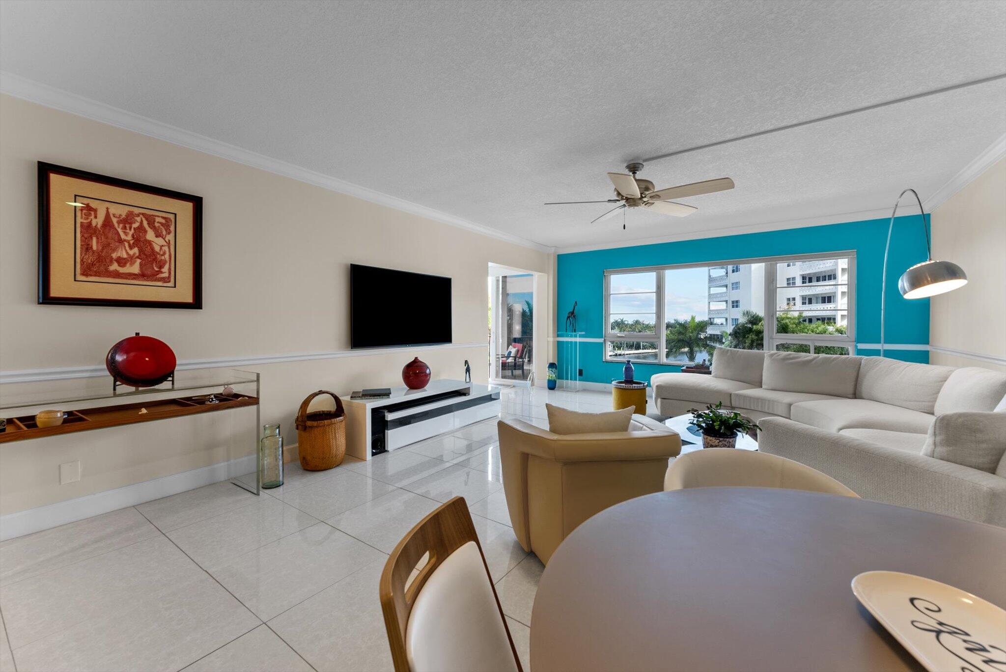 50 E Road, Unit 5B Delray Beach, FL 33483 - Photo 10 of 43 Living Room