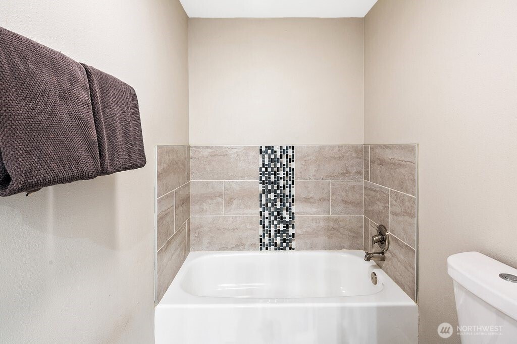 1431 Northwest Richmond Beach Road, Unit 1 Shoreline, WA 98177 - Photo 18 of 36