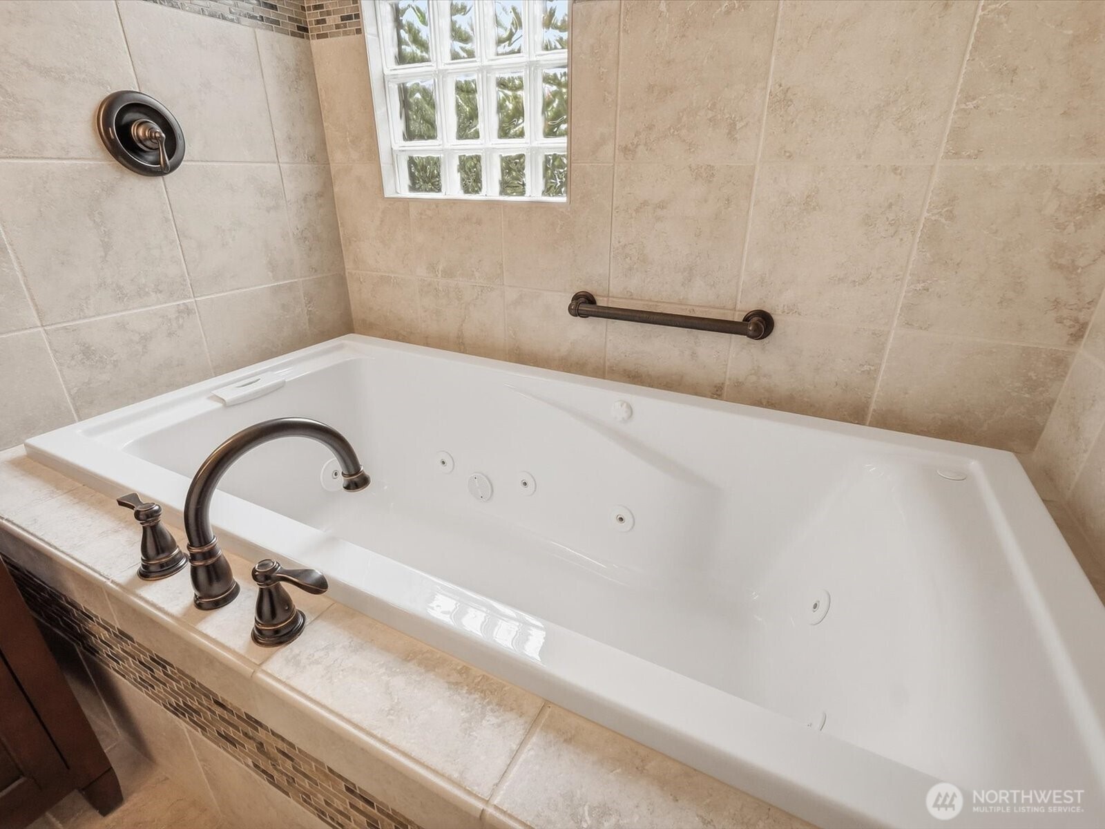 6513 Waller Road East Tacoma, WA 98443 - Photo 16 of 39 Gallery Image 16