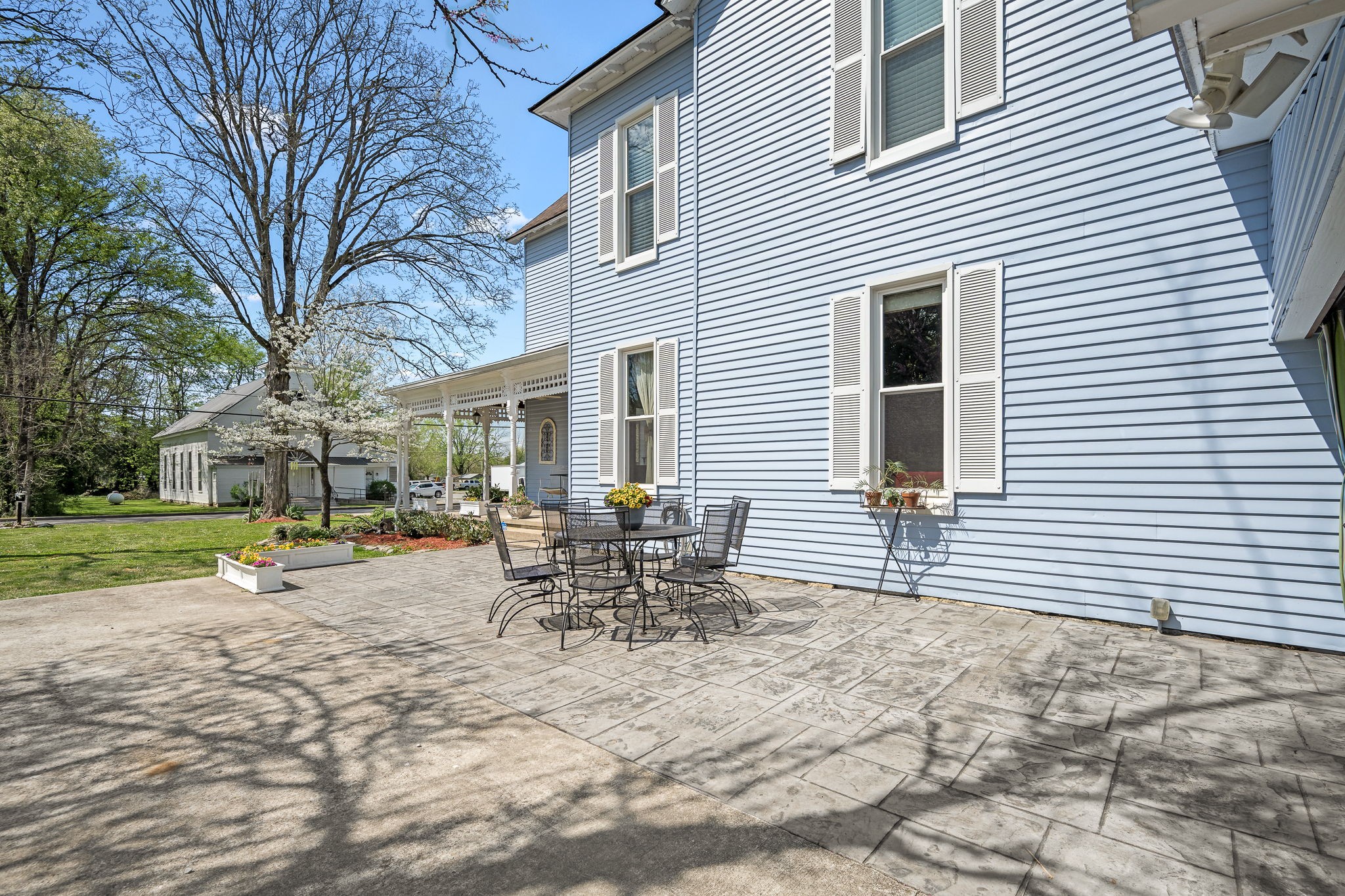 202 High Street Bell Buckle, TN 37020 - Photo 83 of 93 a view of a house with backyard and a tree