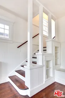 $2,195,000 | 105 Park Place, Venice, CA 90291