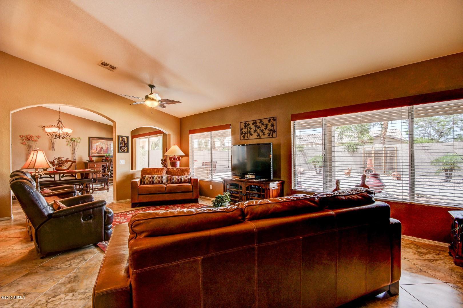 15504 Piccadilly Road Goodyear, AZ 85395 - Photo 11 of 49 Great Room
