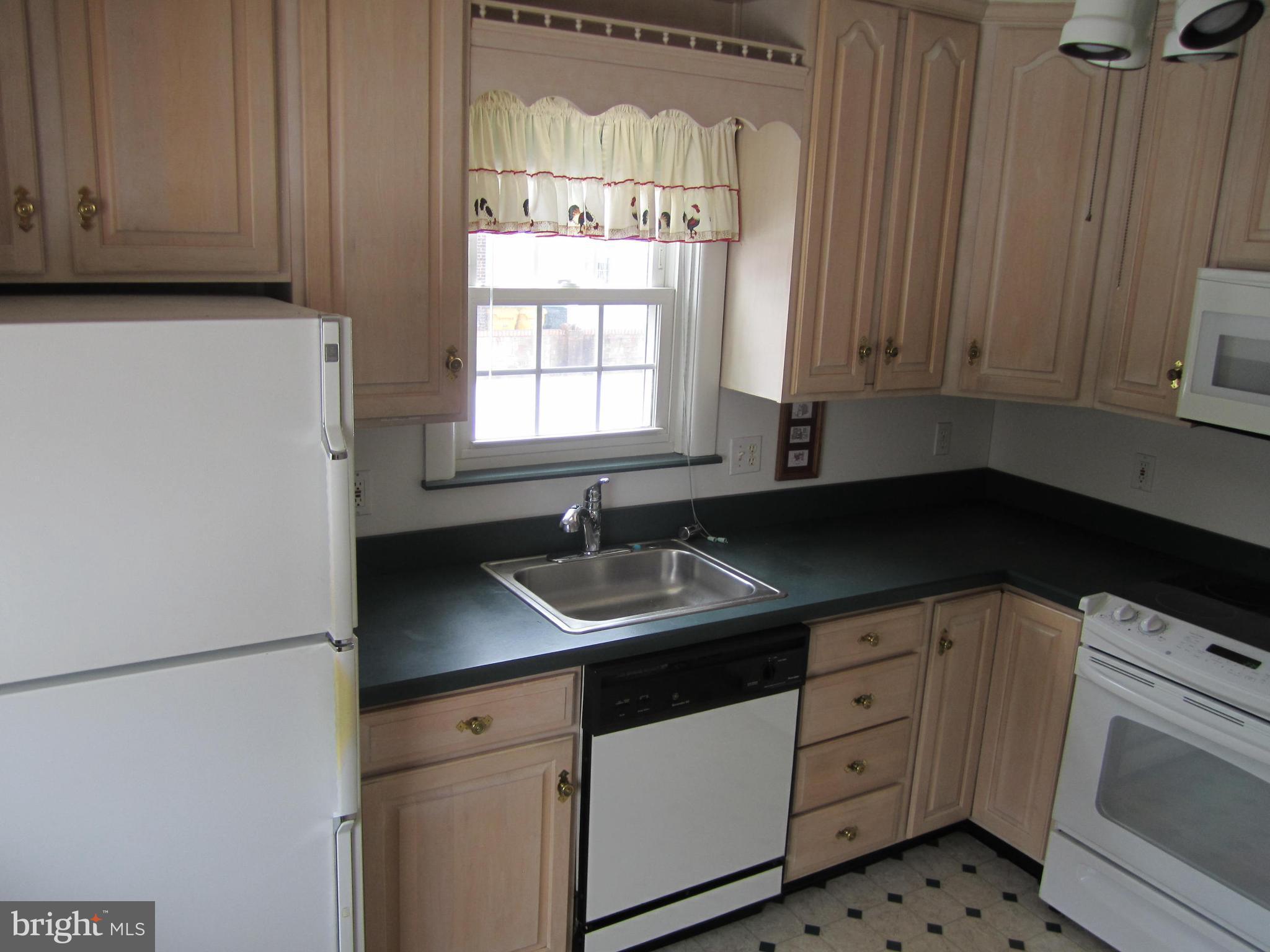 582 Forest View Road Linthicum Heights, MD 21090 - Photo 9 of 13 Kitchen