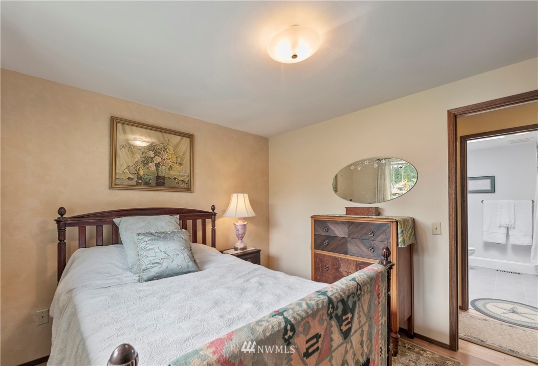 707 13th Way Southwest Edmonds, WA 98020 - Photo 12 of 25 Gallery Image 12