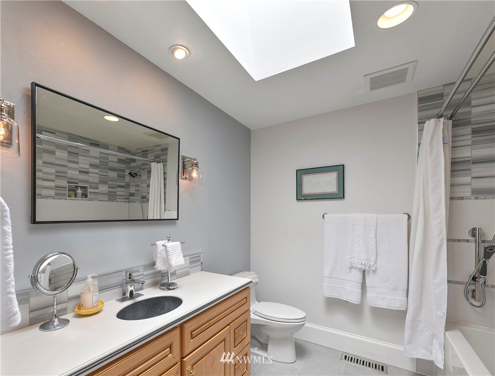 707 13th Way Southwest Edmonds, WA 98020 - Photo 13 of 25 Gallery Image 13