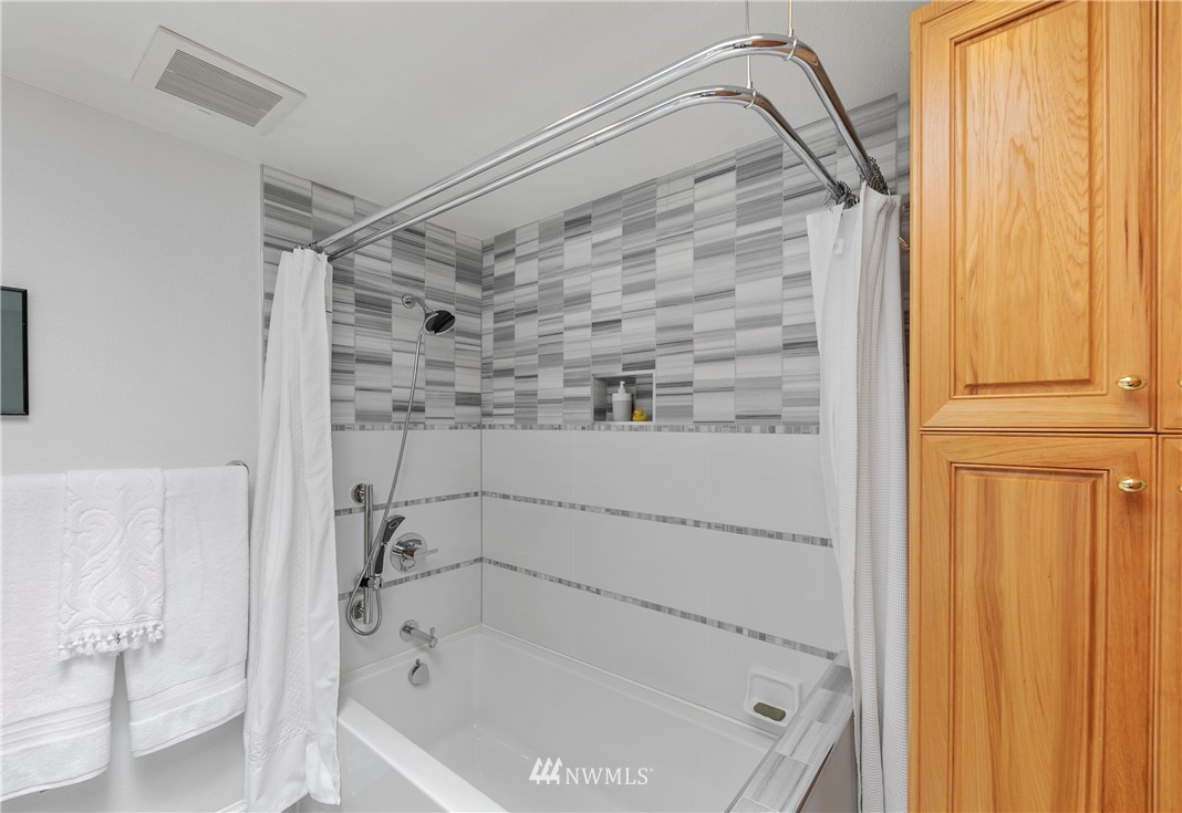707 13th Way Southwest Edmonds, WA 98020 - Photo 14 of 25 Gallery Image 14