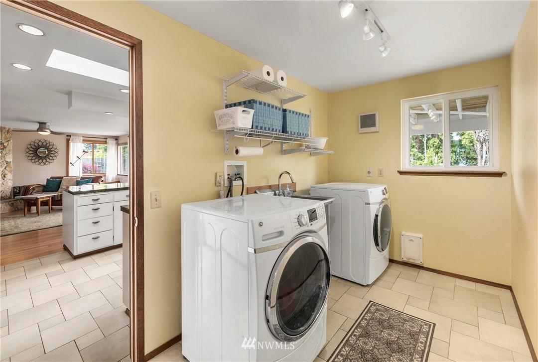 707 13th Way Southwest Edmonds, WA 98020 - Photo 16 of 25 Gallery Image 16