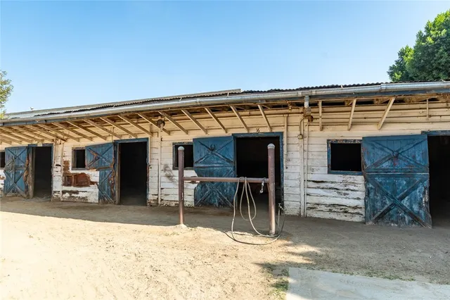 $3,600,000 | 700 South Mariposa Street, Burbank, CA 91506