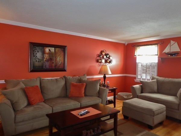 22 Pheasant Drive Springfield, MA 01119 - Photo 16 of 28 a living room with furniture and a potted plant