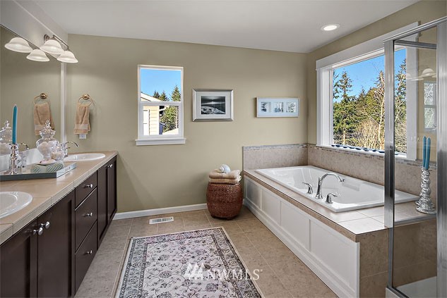 5838 Northeast 7th Place Renton, WA 98059 - Photo 8 of 8