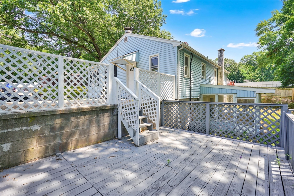 85 Bircham Street Springfield, MA 01104 - Photo 5 of 33