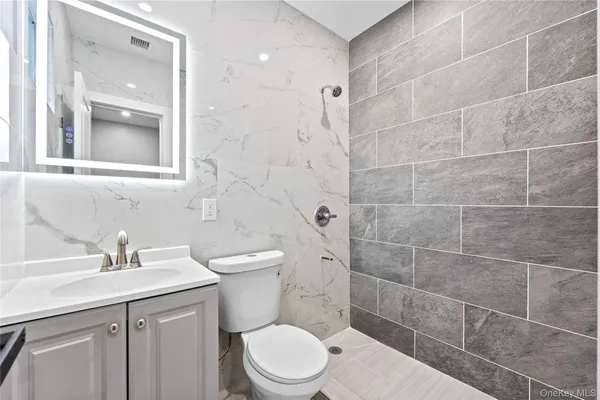 $1,299,000 | 3226 Colden Avenue | Laconia