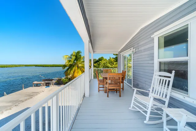 $1,599,000 | 1370 Long Beach Drive, Big Pine Key, FL 33043