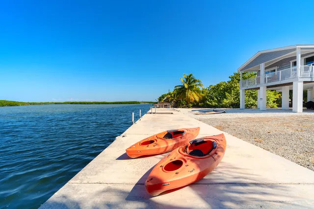 $1,599,000 | 1370 Long Beach Drive, Big Pine Key, FL 33043