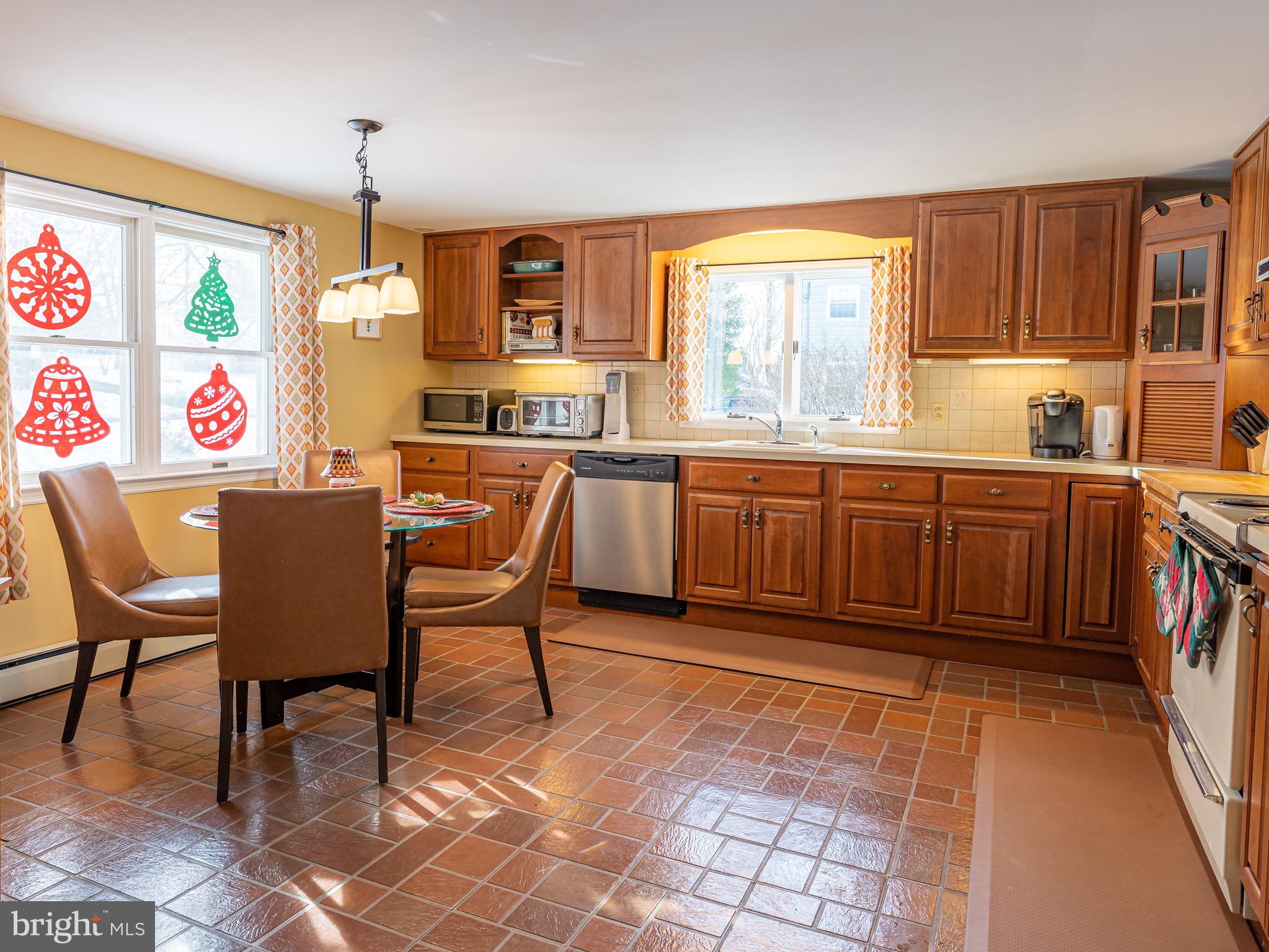 310 Willowbrook Road Horsham, PA 19044 - Photo 2 of 20 Gallery Image 2
