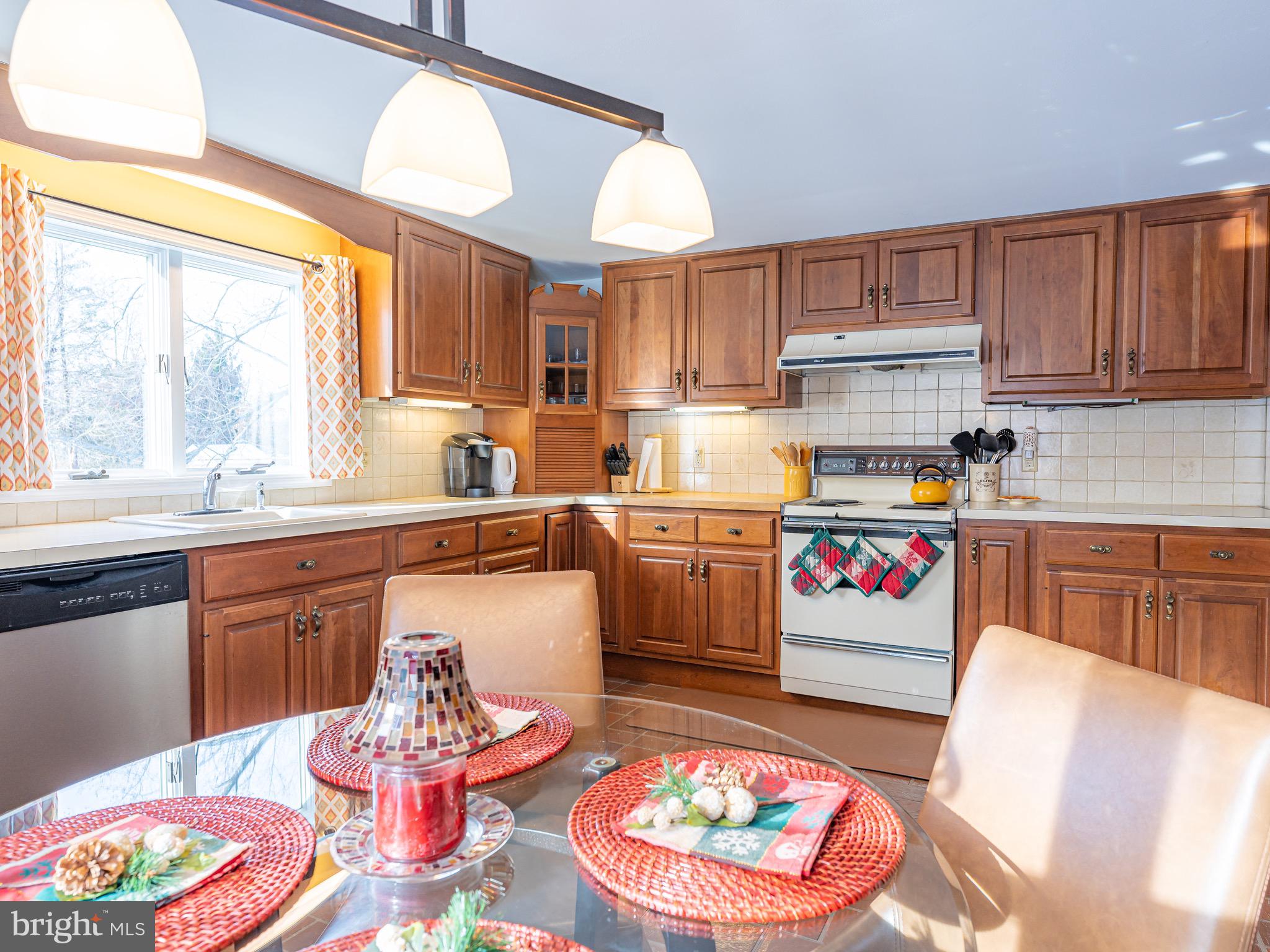 310 Willowbrook Road Horsham, PA 19044 - Photo 3 of 20 Gallery Image 3