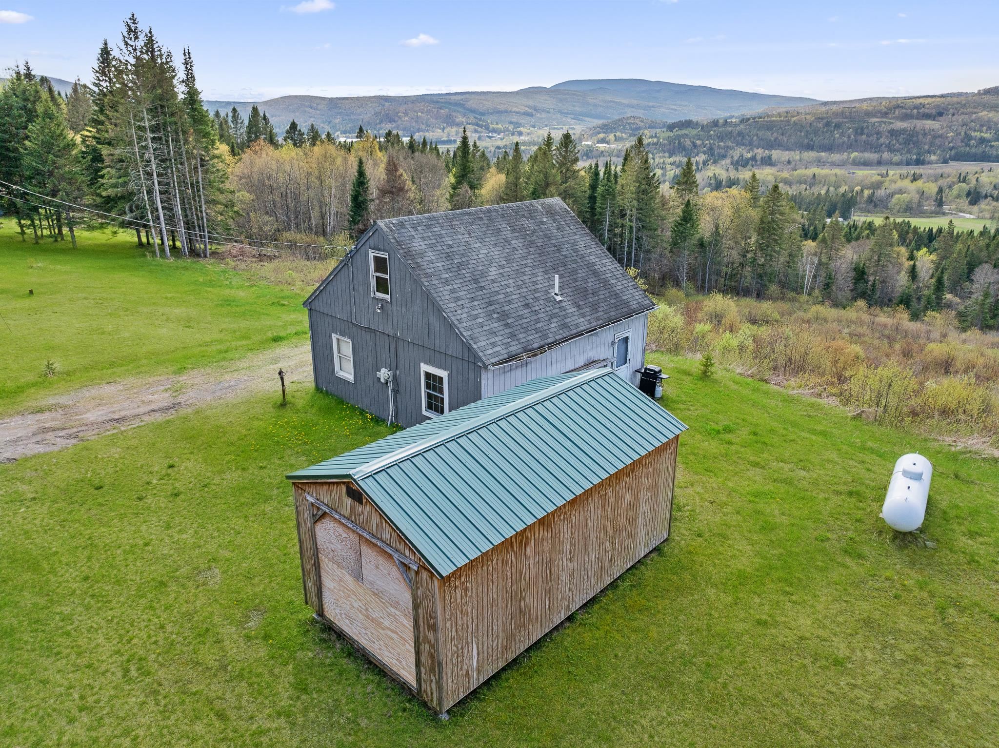 131 Daniel Beard Road Pittsburg, NH 03592 - Photo 3 of 27