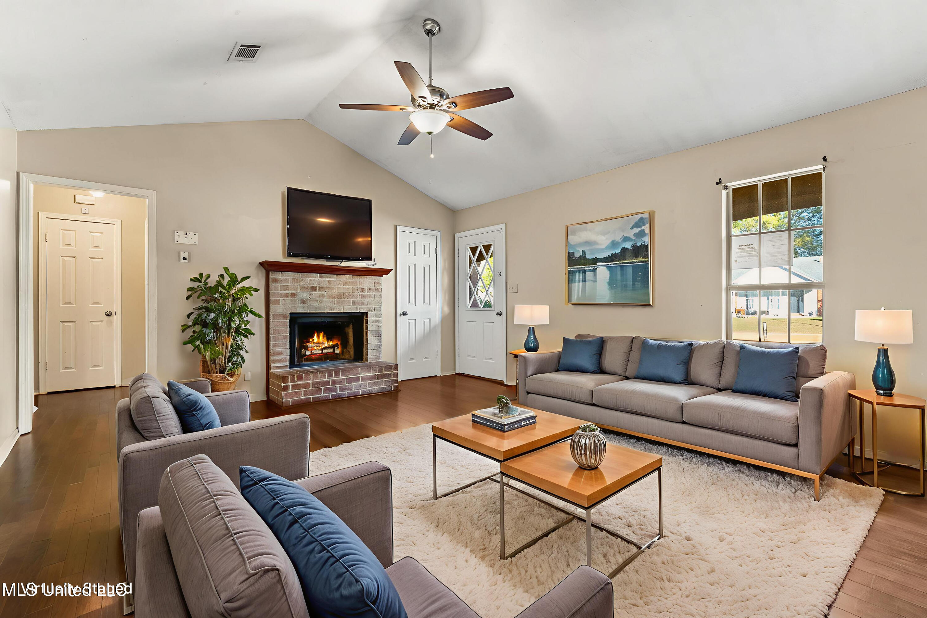 124 Floyd Circle Senatobia, MS 38668 - Photo 3 of 25 3