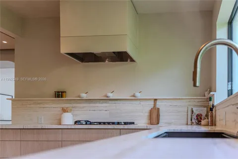 $4,195,000 | 4430 Royal Palm Avenue, Miami Beach, FL 33140