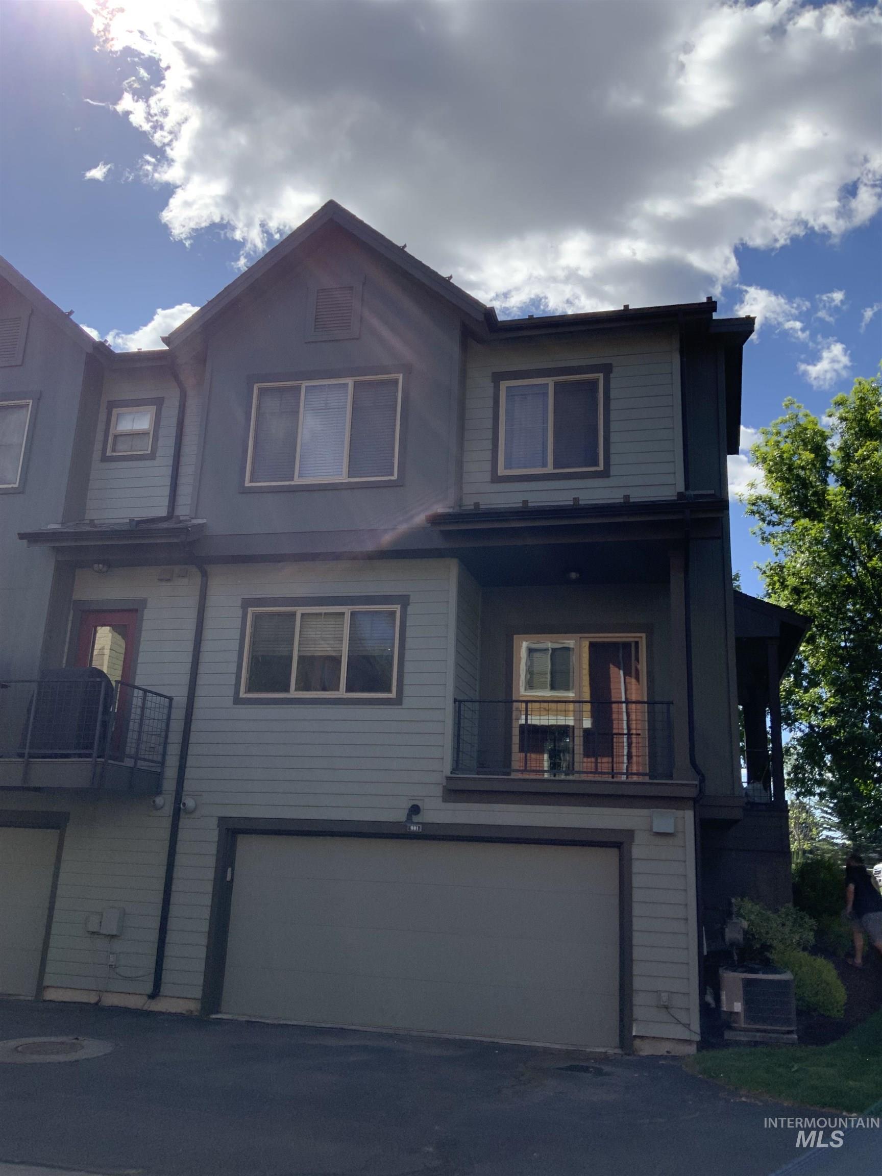 901 Countryside Boulevard Hailey, ID 83333 - Photo 2 of 10