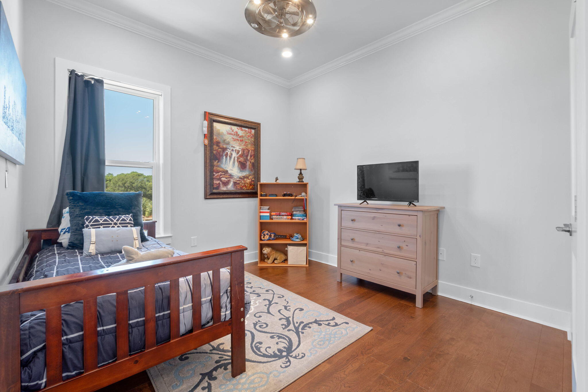 234 Inverrary Drive Destin, FL 32541 - Photo 39 of 53 a room with furniture and flat screen tv