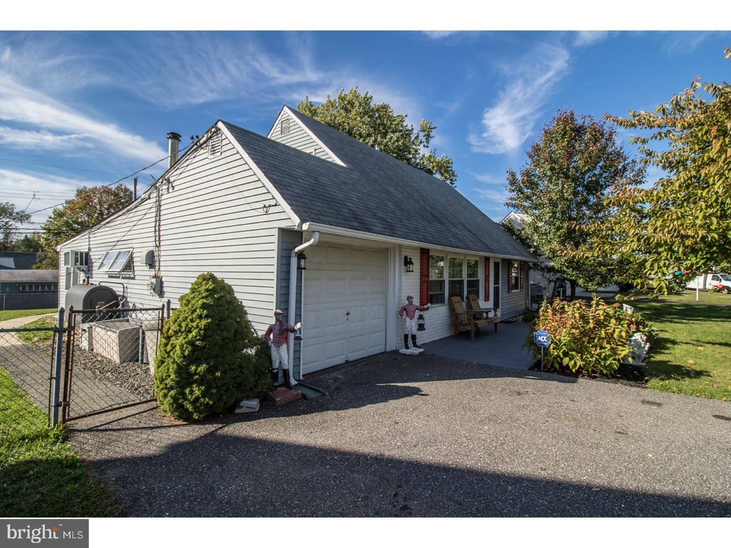 41 Canoebirch Road Levittown, PA 19057 - Photo 2 of 22 Exterior Front