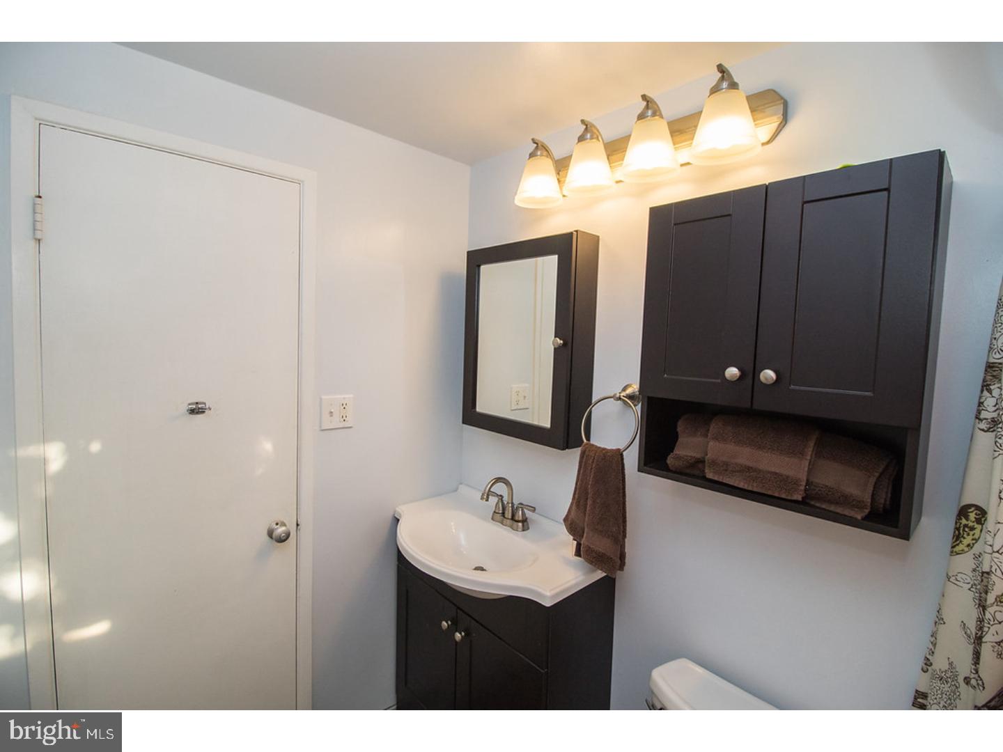 41 Canoebirch Road Levittown, PA 19057 - Photo 20 of 22 Bathroom