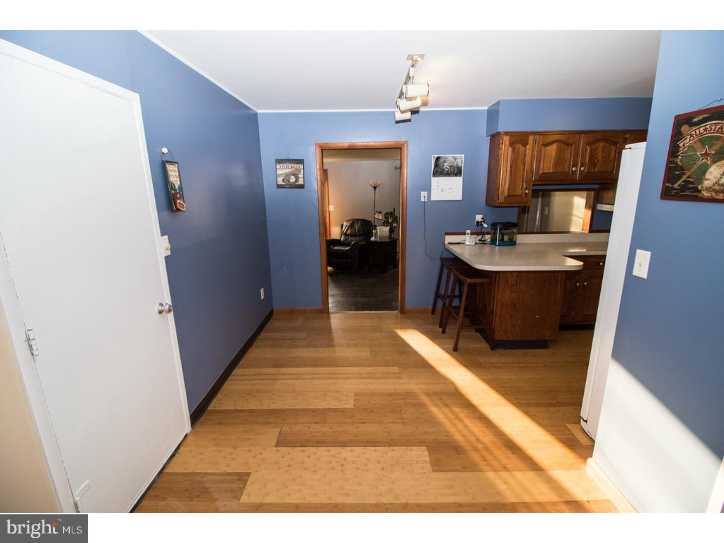 41 Canoebirch Road Levittown, PA 19057 - Photo 7 of 22 Kitchen