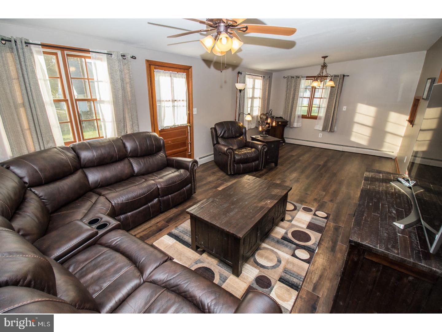 41 Canoebirch Road Levittown, PA 19057 - Photo 10 of 22 Family Room