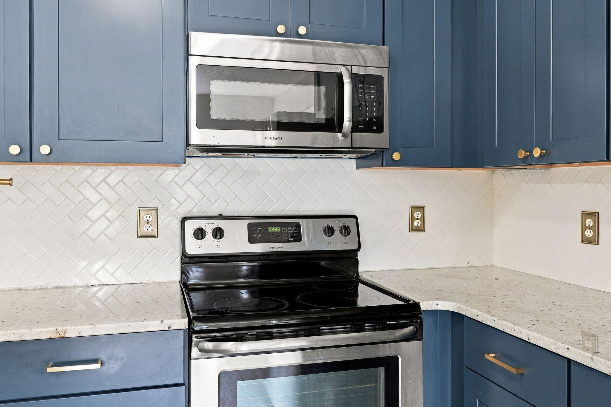 101 Glebe Road Summerville, SC 29485 - Photo 11 of 50 11-web-or-mls-470A7469