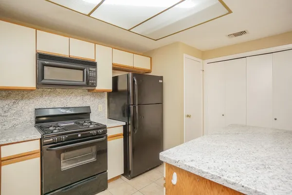 $1,675 | 2808 Grants Lake Boulevard, Unit 501, Sugar Land, TX 77479