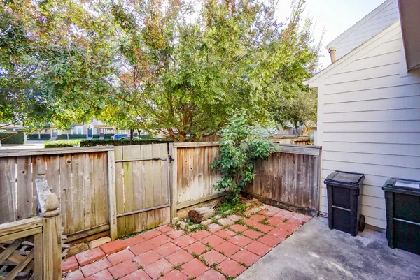 $1,675 | 2808 Grants Lake Boulevard, Unit 501, Sugar Land, TX 77479