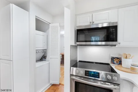 $410,000 | 23 Commonwealth Drive, Bernards, NJ 07920