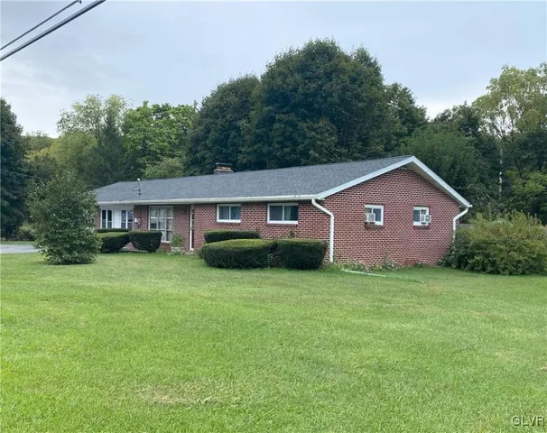 $329,900 | 4405 Lehigh Drive, Walnutport, PA 18088