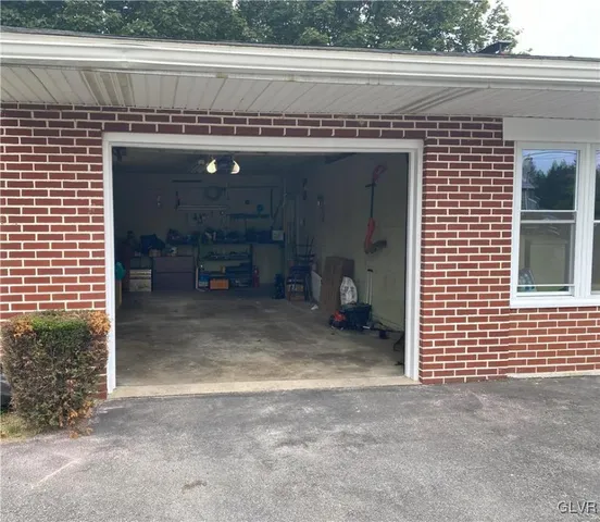 $329,900 | 4405 Lehigh Drive, Walnutport, PA 18088