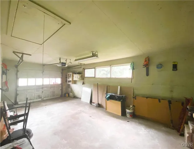 $329,900 | 4405 Lehigh Drive, Walnutport, PA 18088