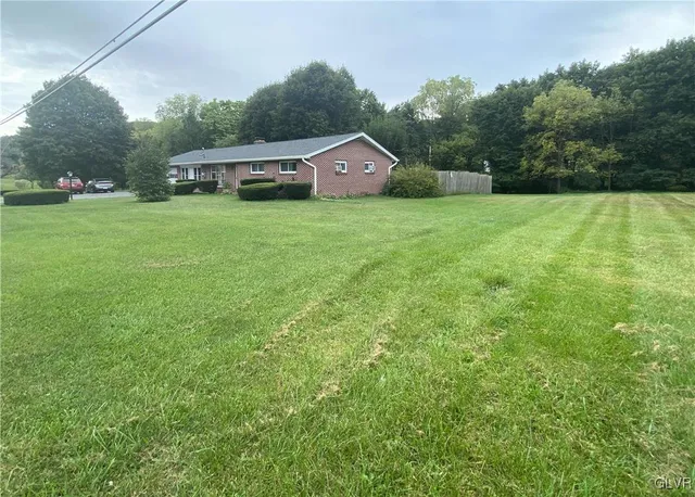 $329,900 | 4405 Lehigh Drive, Walnutport, PA 18088