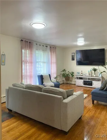 $329,900 | 4405 Lehigh Drive, Walnutport, PA 18088