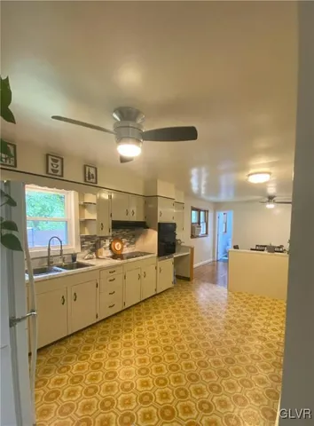 $329,900 | 4405 Lehigh Drive, Walnutport, PA 18088