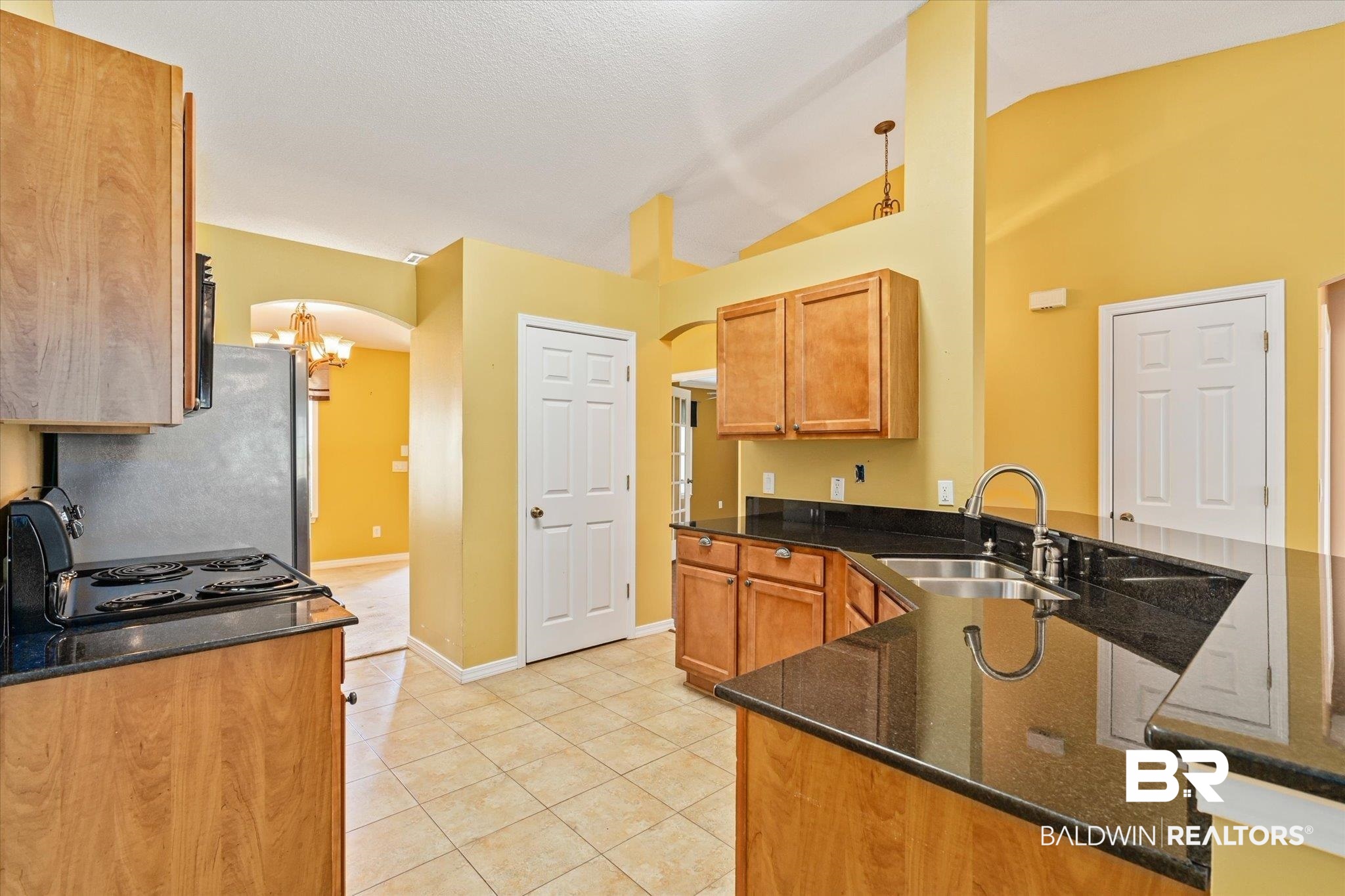 1924 South Bay Street Foley, AL 36535 - Photo 10 of 42 Kitchen