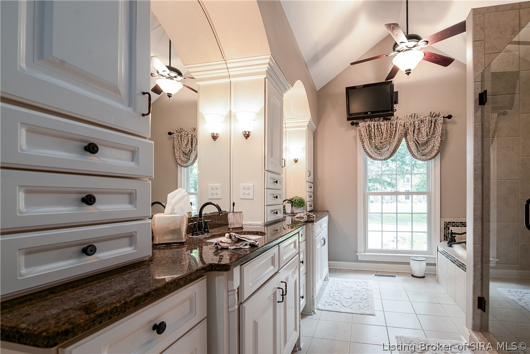 2017 Spring Farms Drive Floyds Knobs, IN 47119 - Photo 41 of 82