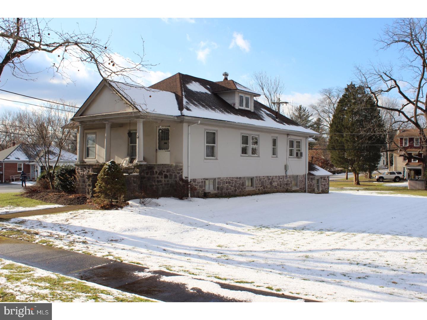 49 South Wakefield Road Norristown, PA 19403 - Photo 1 of 24 Gallery Image 1
