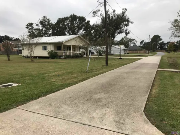 $1,200 | 114 Rodrigue Court, Schriever, LA 70395